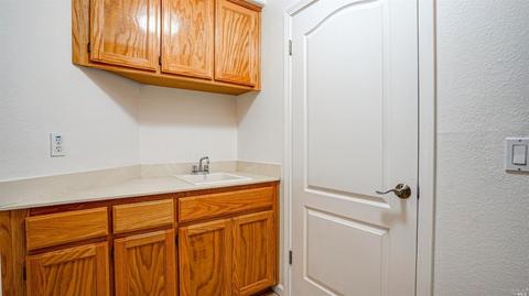 8912 Heritage Dr, Windsor, CA 95492 photo 9