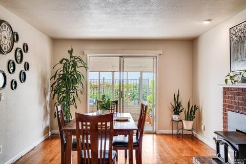 207 Sonora Pass Rd, Vallejo, CA 94589 photo 3