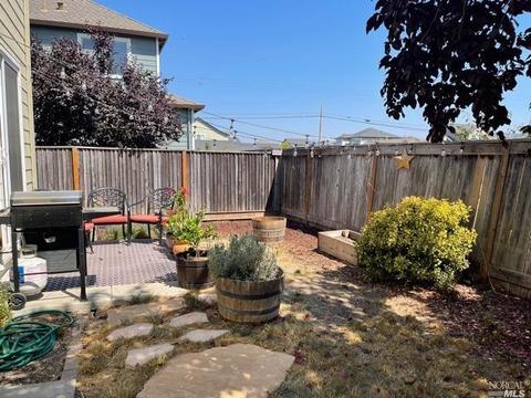 2082 Pascal St, Santa Rosa, CA 95403 photo 9