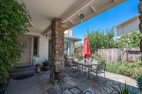 108 Duchess Ct, Windsor, CA 95492 photo 2