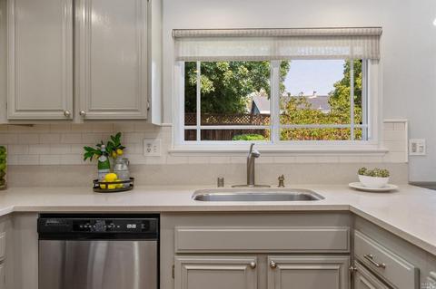820 Bluegrass Dr, Petaluma, CA 94954 photo 20