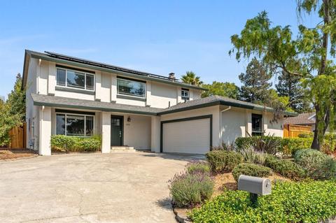 820 Bluegrass Dr, Petaluma, CA 94954 photo 1