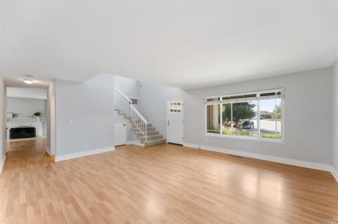 820 Bluegrass Dr, Petaluma, CA 94954 photo 5