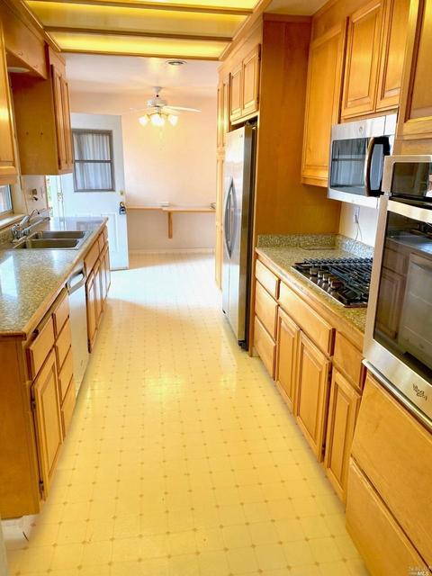 512 Henry St, Vallejo, CA 94591 photo 7