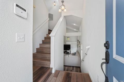 70 Ruby Ln, Vallejo, CA 94590 photo 5