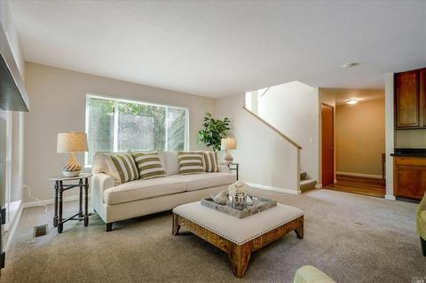 1306 Creekside Ct, Healdsburg, CA 95448 photo 5