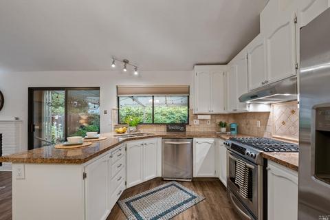 9328 Jessica Dr, Windsor, CA 95492 photo 9