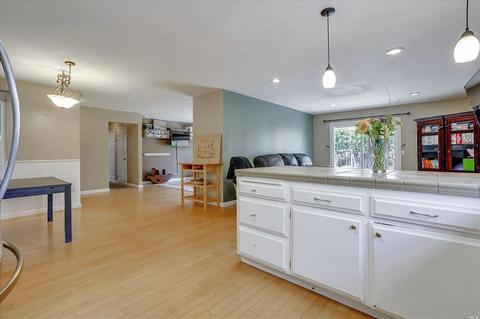 466 Harper Ct, Windsor, CA 95492 photo 2