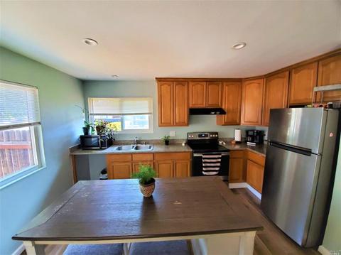 137 Longview Dr, Vacaville, CA 95687 photo 4