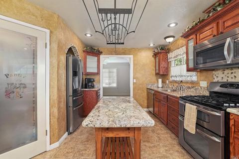 310 Daphne Dr, Fairfield, CA 94533 photo 7