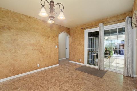 310 Daphne Dr, Fairfield, CA 94533 photo 12