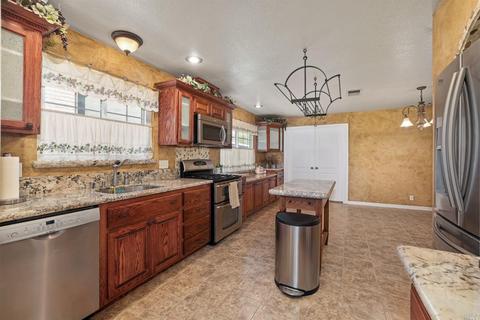 310 Daphne Dr, Fairfield, CA 94533 photo 8