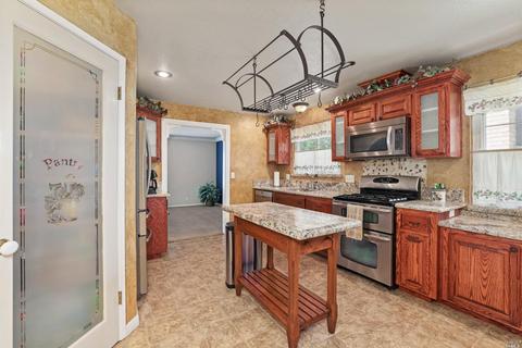 310 Daphne Dr, Fairfield, CA 94533 photo 6