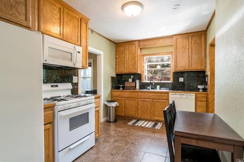 642 Dora Ave, Ukiah, CA 95482 photo 8