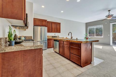824 Hampton St, Vacaville, CA 95687 photo 6