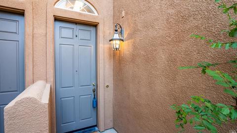8308 Montiglio Ct, Vallejo, CA 94591 photo 2