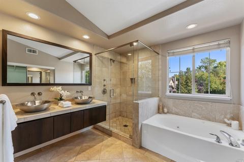 7201 16th Hole Dr, Windsor, CA 95492 photo 5