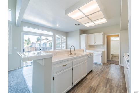 281 Bantry Dr, Vacaville, CA 95688 photo 14
