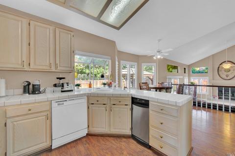 481 Wrentham Dr, Vacaville, CA 95688 photo 18