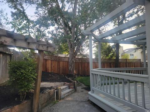 966 Buckingham Dr, Windsor, CA 95492 photo 3