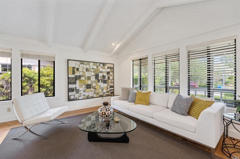 643 Oak Ln, Sonoma, CA 95476 photo 2