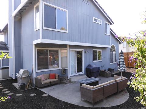 7045 Edinburgh Ct, Windsor, CA 95492 photo 4