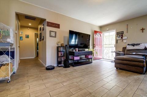 1026 Delaware St, Fairfield, CA 94533 photo 8