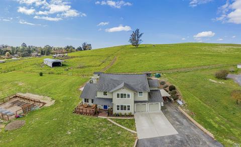 6352 Bloomfield Rd, Petaluma, CA 94952 photo 3