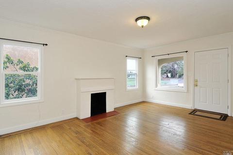 11 Muller St, Vallejo, CA 94590 photo 2