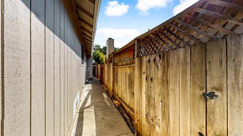 112 Crickett Ct, Windsor, CA 95492 photo 16
