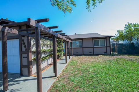 2042 Robin Dr, Fairfield, CA 94533 photo 3