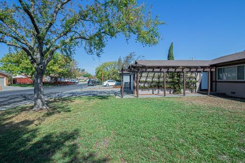 2042 Robin Dr, Fairfield, CA 94533 photo 12