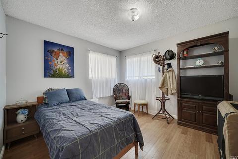 27002 Hawk Ct, Willits, CA 95490 photo 15