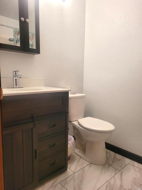 7994 Creekside Dr, Windsor, CA 95492 photo 2