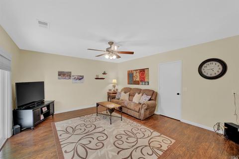 735 Brookside Dr, Vacaville, CA 95688 photo 18