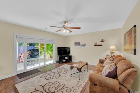 735 Brookside Dr, Vacaville, CA 95688 photo 17