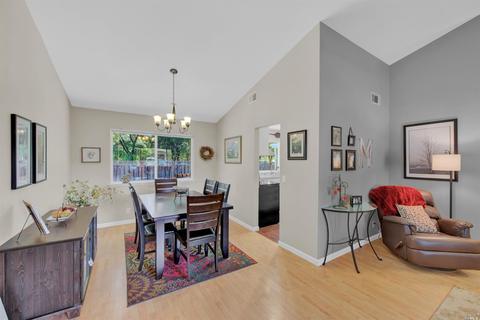 735 Brookside Dr, Vacaville, CA 95688 photo 8