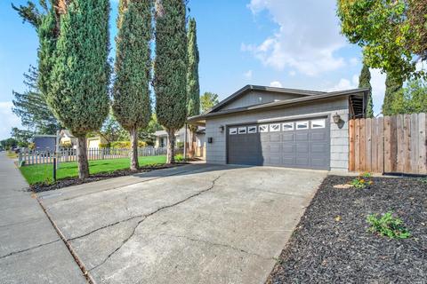 725 N Almond St, Dixon, CA 95620 photo 4