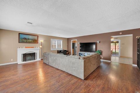 725 N Almond St, Dixon, CA 95620 photo 9