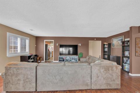 725 N Almond St, Dixon, CA 95620 photo 10
