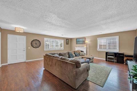 725 N Almond St, Dixon, CA 95620 photo 12