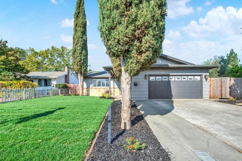 725 N Almond St, Dixon, CA 95620 photo 2