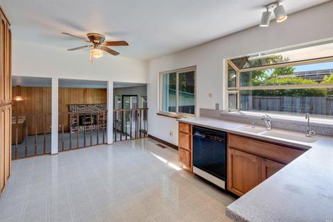 114 Smith Ct, Healdsburg, CA 95448 photo 9