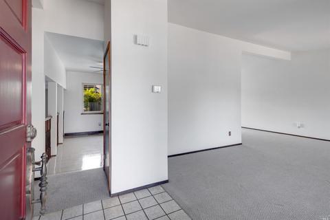 114 Smith Ct, Healdsburg, CA 95448 photo 3