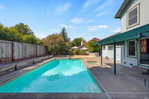 114 Smith Ct, Healdsburg, CA 95448 photo 1