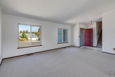 114 Smith Ct, Healdsburg, CA 95448 photo 6
