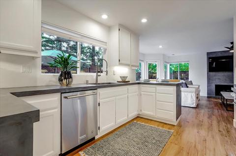316 La Quinta Dr, Windsor, CA 95492 photo 12
