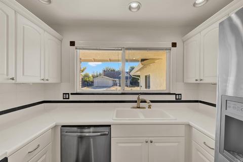 345 Honeysuckle Dr, Fairfield, CA 94533 photo 17