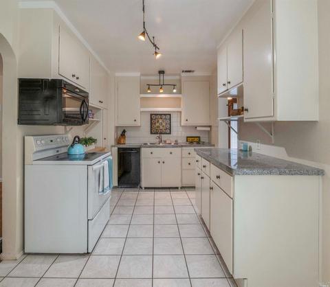 624 Russell St, Vallejo, CA 94591 photo 7