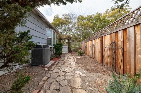 624 Russell St, Vallejo, CA 94591 photo 17